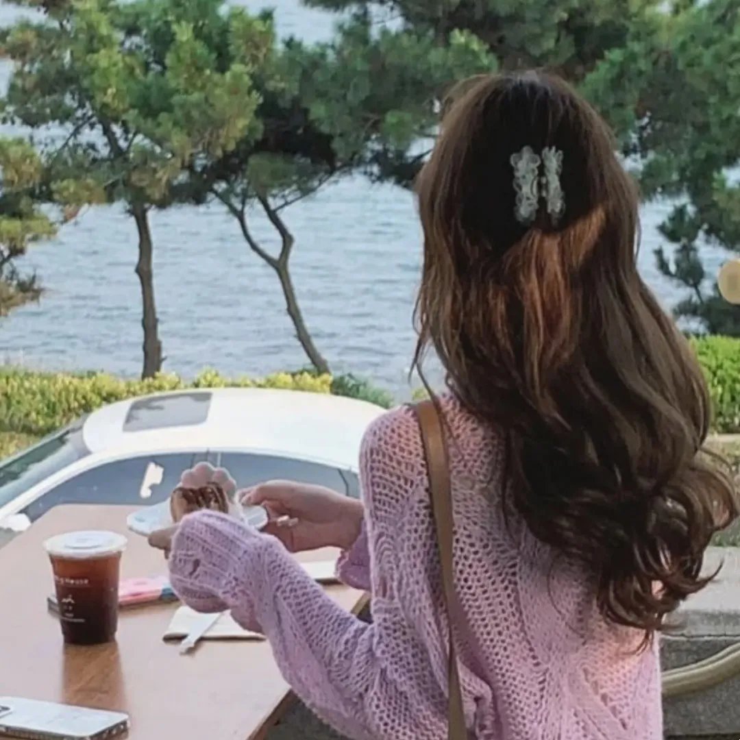 踏浪女人
